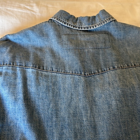 FREE PEOPLE… WE THE FREE JEAN SHIRT - Picture 5 of 5
